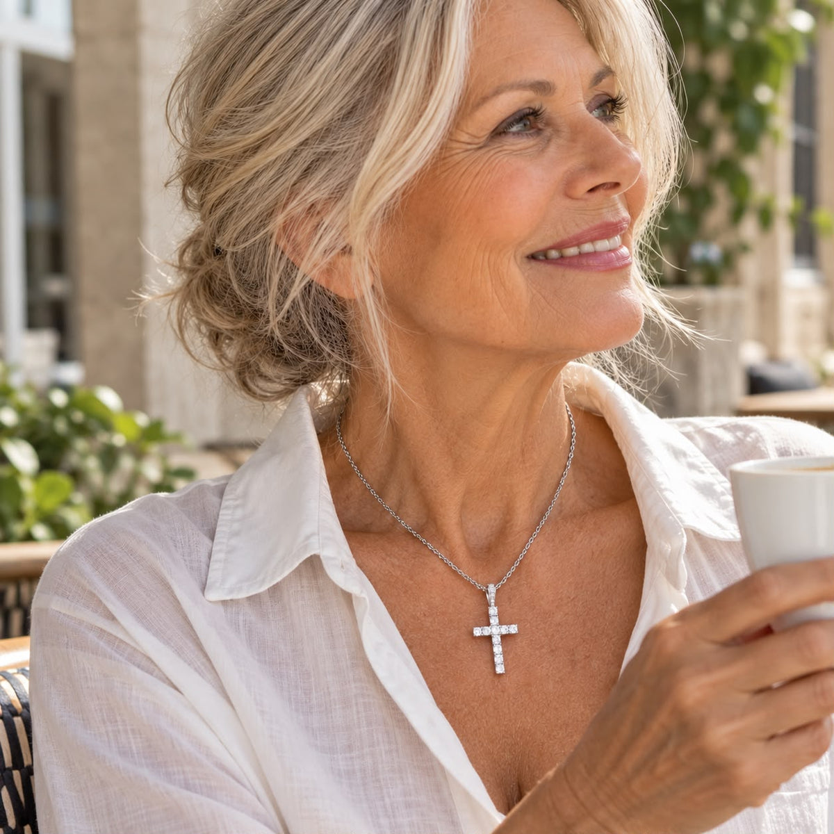 Cross necklace | White Gold